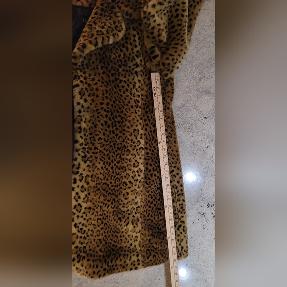 Faux Fur Animal Print Leopard Kristen Blake Women Size Medium Long Comfy Coat - Picture 16 of 16